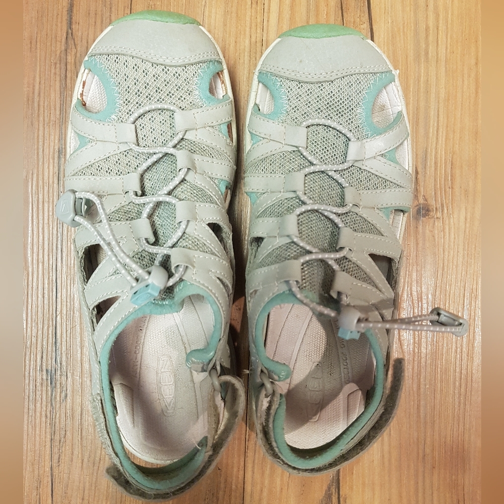 Keen Womens Sandals - size 7.5